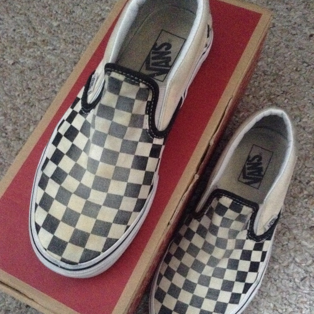 BLACK/WHITE CHECKERED SLIP ON VANS